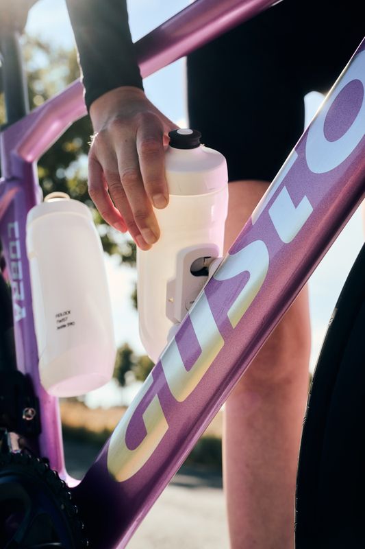 Fidlock TWIST Drikkeflaske 590ml + Sykkelbase POLAR WHITE EDITION