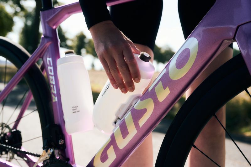 Fidlock TWIST Drikkeflaske 590ml + Sykkelbase POLAR WHITE EDITION