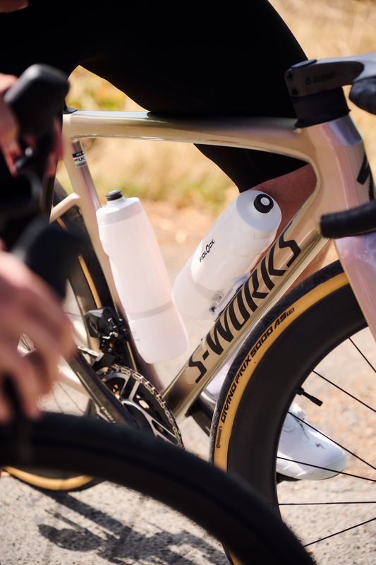 Fidlock TWIST Drikkeflaske 800ml + Sykkelbase POLAR WHITE EDITION