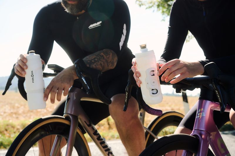 Fidlock TWIST Drikkeflaske 590ml + Sykkelbase POLAR WHITE EDITION